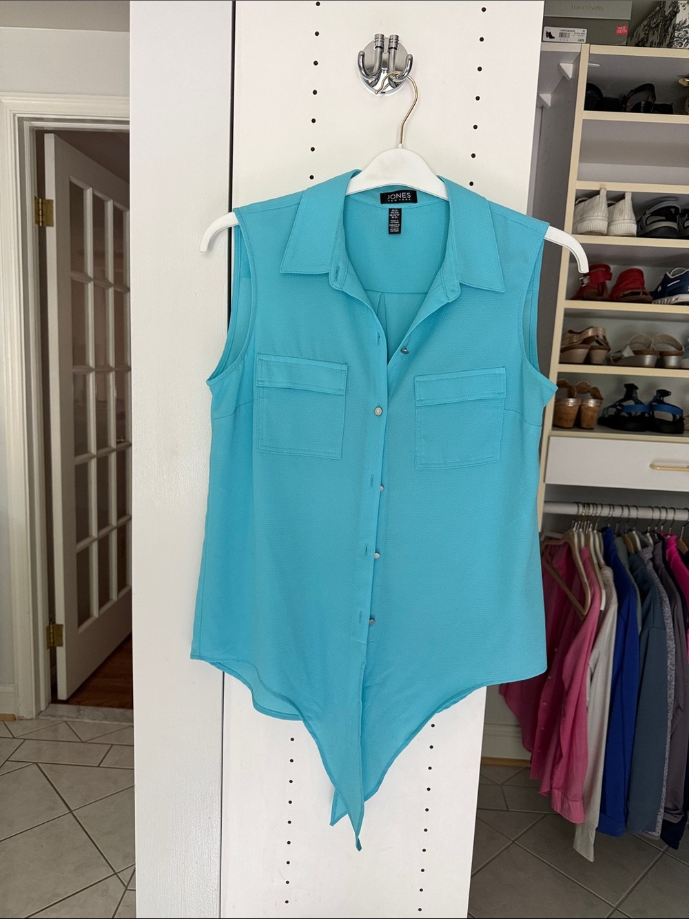 Jones New York Sleeveless Point-Hem blouse, can be tied: Turquoise